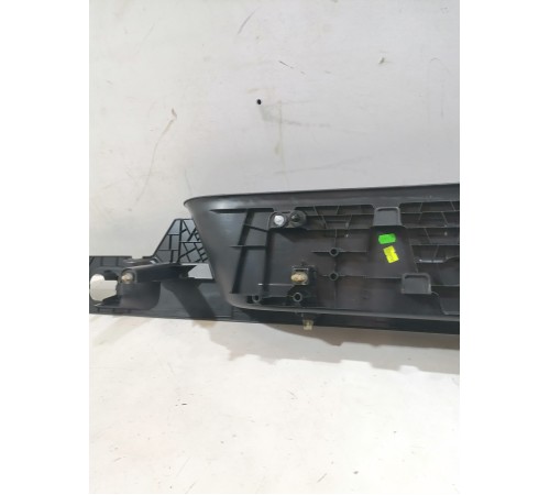 Накладка на порог задняя правая