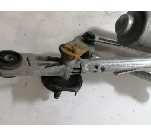 Трапеция стеклоочистителей в сборе