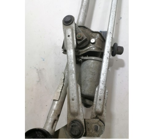 Трапеция стеклоочистителей в сборе