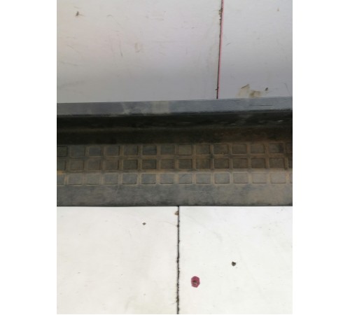 Накладка на порог задняя правая