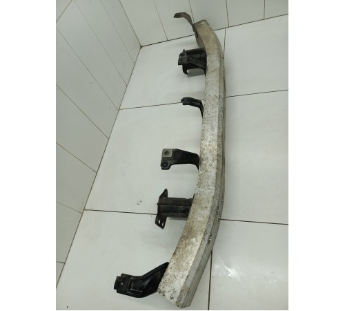 Усилитель бампера передний