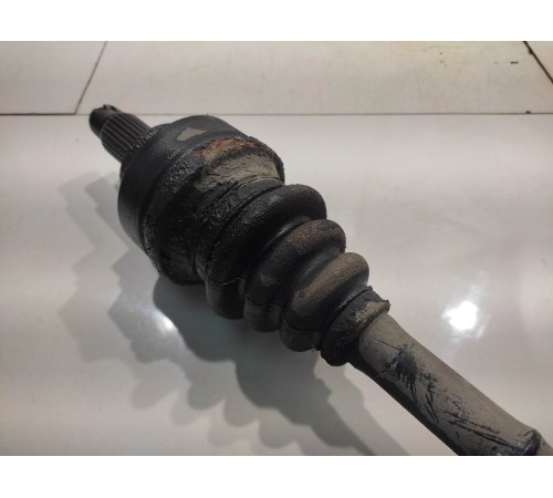 Привод (полуось) (задний, левый)