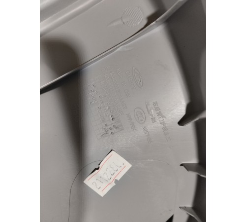 Обшивка крышки багажника правая верхняя