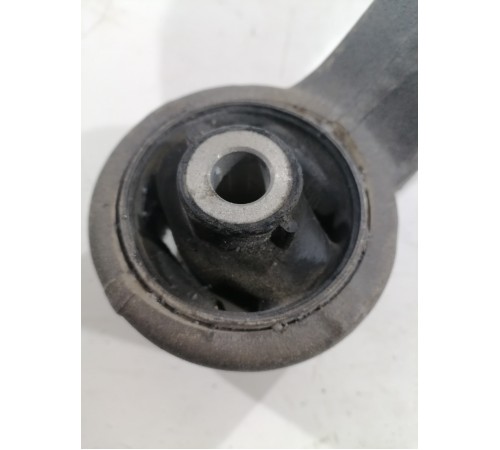 Рычаг подвески передний правый нижний