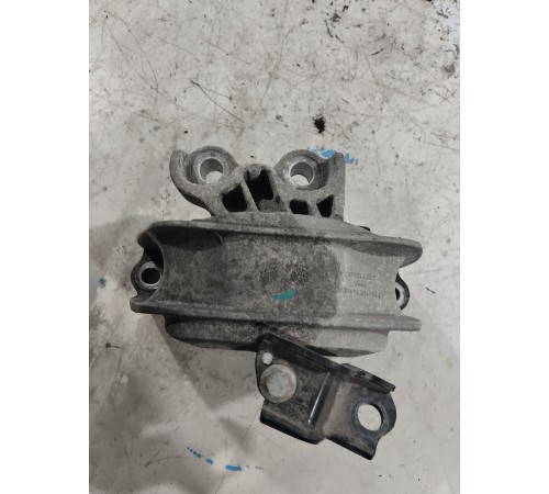 Кронштейн опоры двигателя