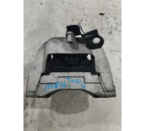 Кронштейн опоры двигателя