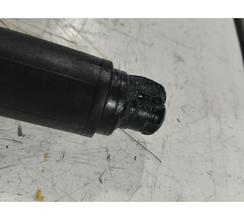 Амортизатор крышки багажника правый