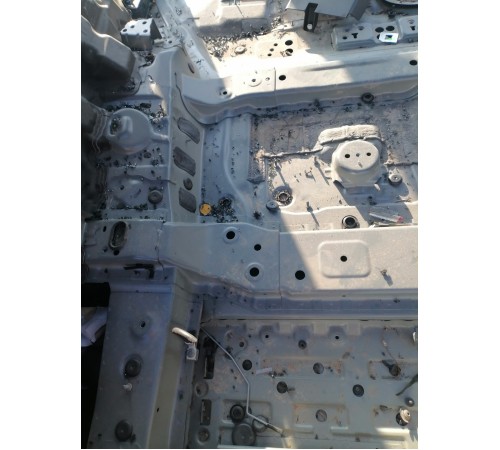 Ниша багажника, запасного колеса