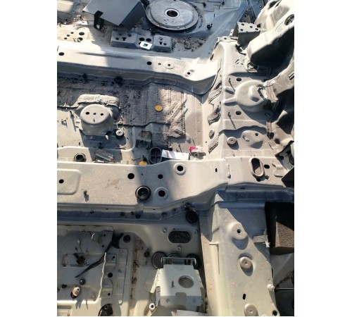 Ниша багажника, запасного колеса