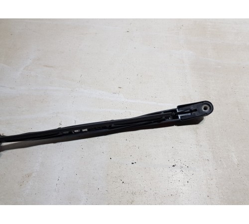 Поводок стеклоочистителя задний