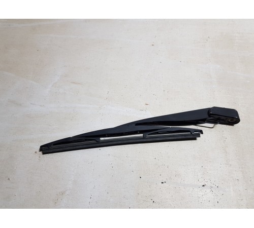 Поводок стеклоочистителя задний