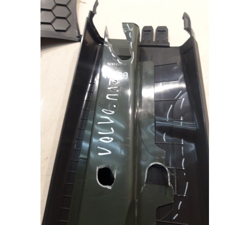 обшивка стойки центральная правая