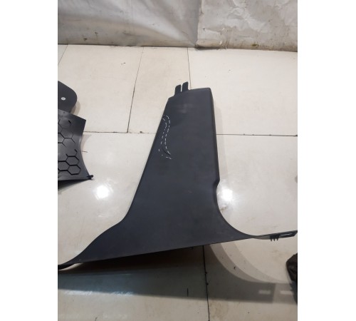 обшивка стойки центральная правая