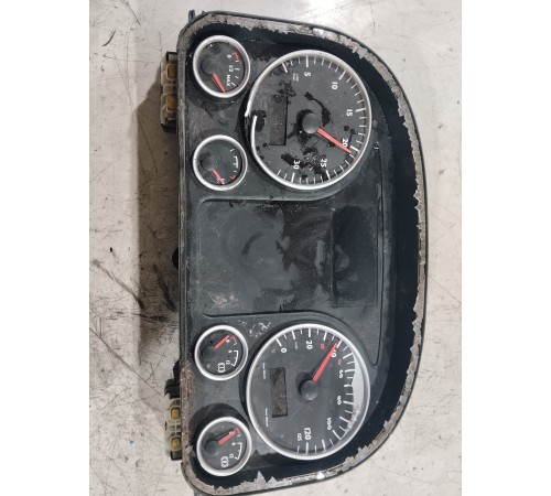 Панель приборов