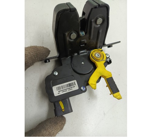 Замок крышки багажника