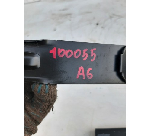 Крепление топливного бака левое