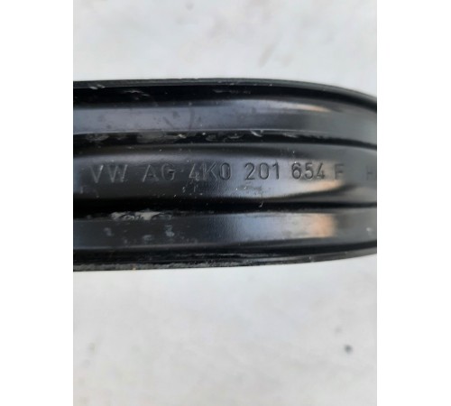 Крепление топливного бака левое