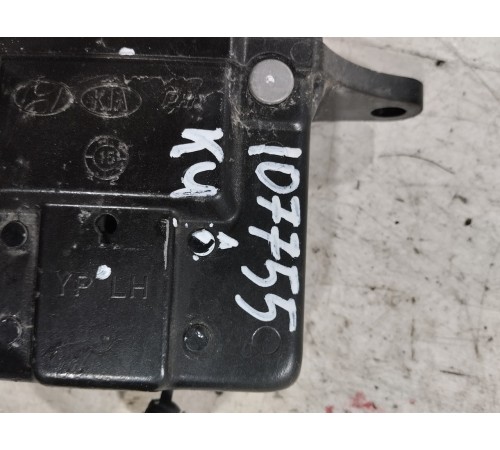 Замок капота левый