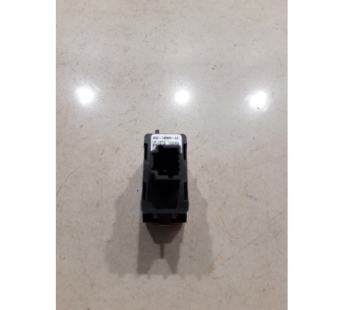 Кнопка регулировки положения люка