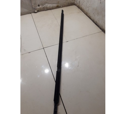 Уплотнитель стекла (передний правый наружный)