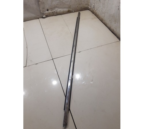 Уплотнитель стекла (передний правый наружный)