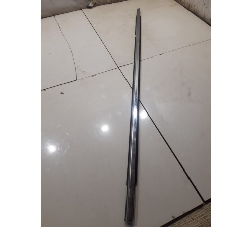 Уплотнитель стекла (передний правый наружный)