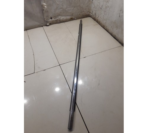 Уплотнитель стекла (передний правый наружный)