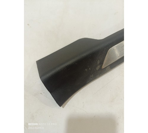 Накладка на порог передняя правая с подсветкой