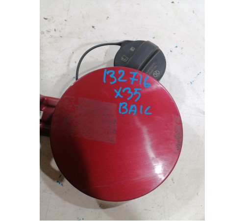 Лючок бензобака с крышкой