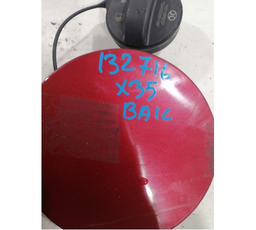 Лючок бензобака с крышкой