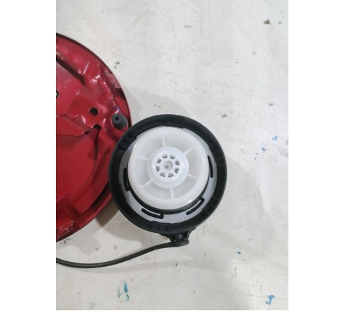 Лючок бензобака с крышкой