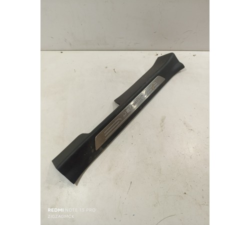 Накладка на порог передняя правая с подсветкой