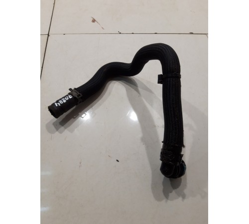 Патрубок системы охлаждения