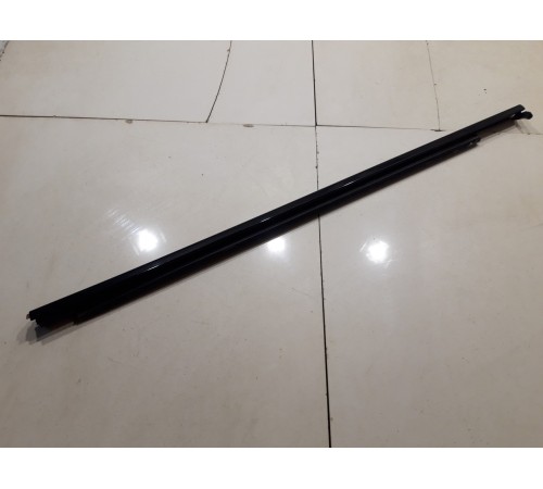 Уплотнитель стекла (передний левый наружный)