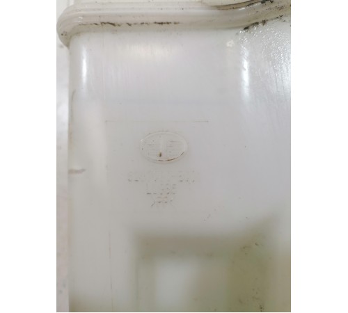 Бачок омывателя лобового стекла