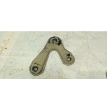 Задний правый кронштейн подрамника