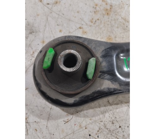 Рычаг подвески передний левый