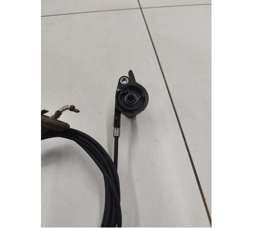 Рычаг открывания лючка бензобака с тросиком