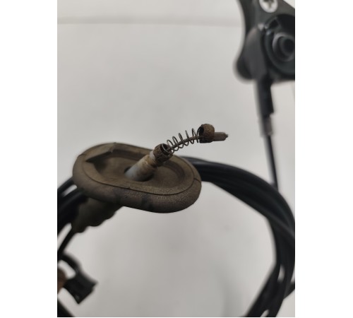 Рычаг открывания лючка бензобака с тросиком