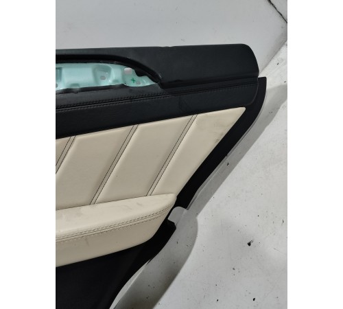 Обшивка двери (задняя правая)