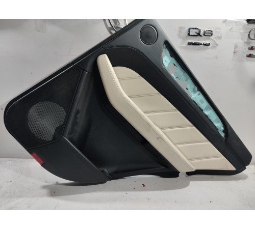 Обшивка двери (задняя правая)