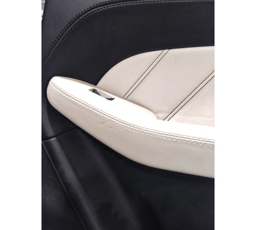 Обшивка двери (задняя правая)