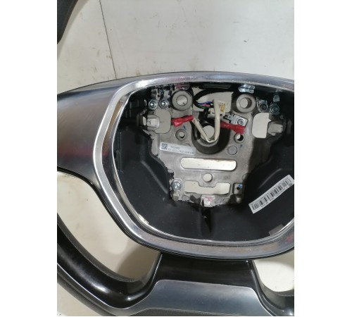 Рулевое колесо (руль) с многофунциональными кнопками