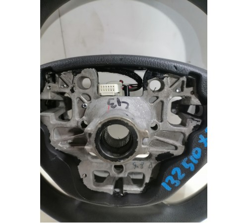 Рулевое колесо (руль) с многофунциональными кнопками