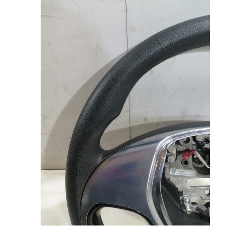 Рулевое колесо (руль) с многофунциональными кнопками