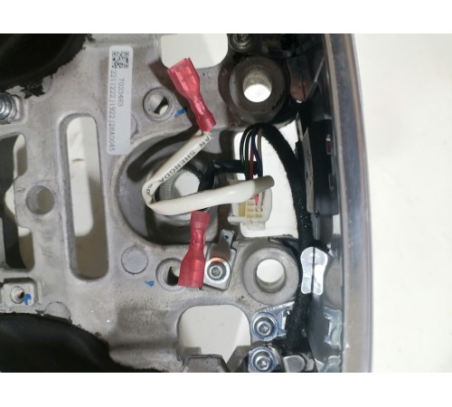 Рулевое колесо (руль) с многофунциональными кнопками