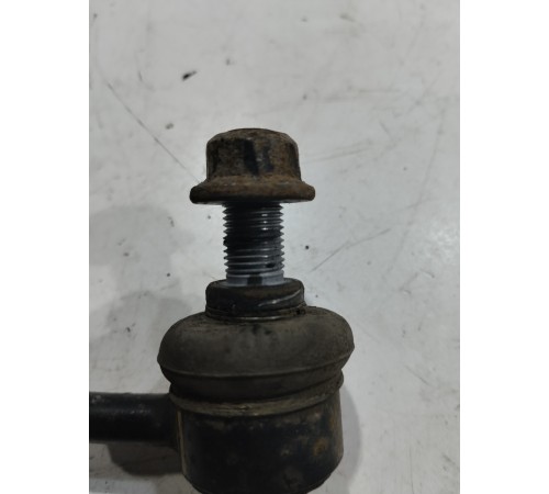 Стойка стабилизатора передняя