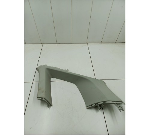 Обшивка задней стойки правая верхняя