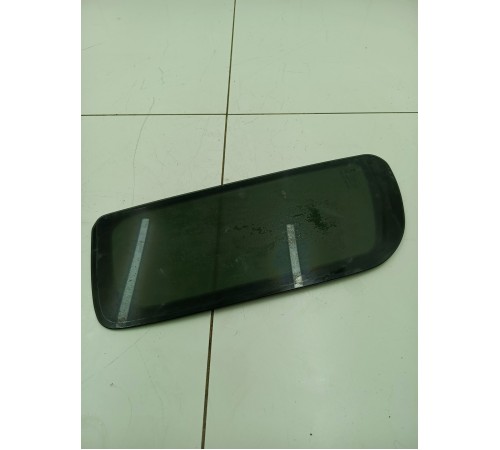 Форточка двери задняя правая