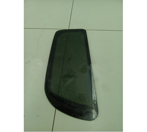 Форточка двери задняя правая